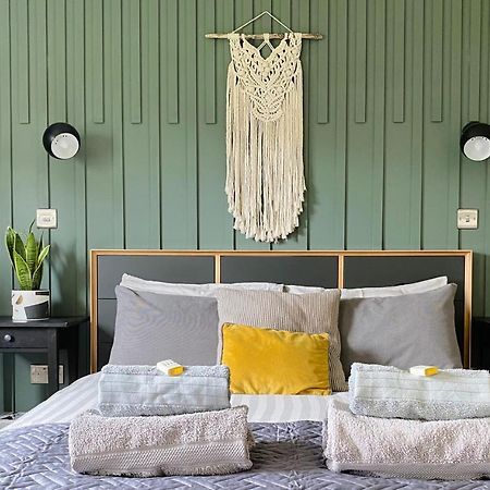 Spacious Room In The Centre Of ポートリー エクステリア 写真